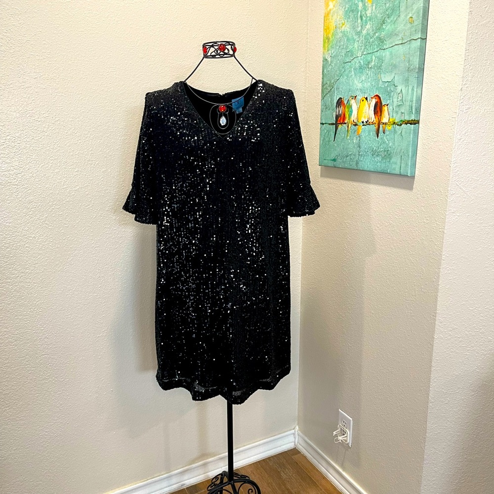 CeCe Women's 1X Black Sequin  Cocktail V-Neck Dress